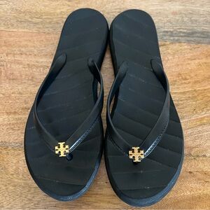 Tory Burch Kira Flip Flop Black Gold Logo Sandals  Size 9M